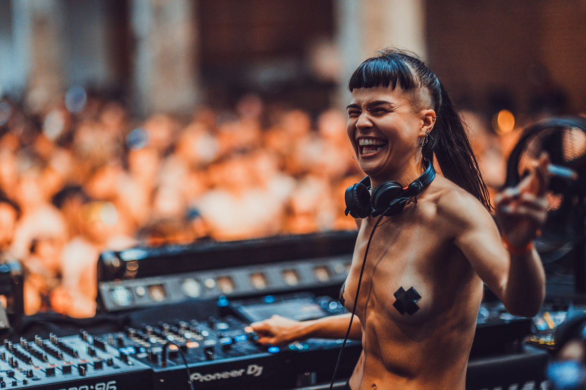 Loading... just a sec